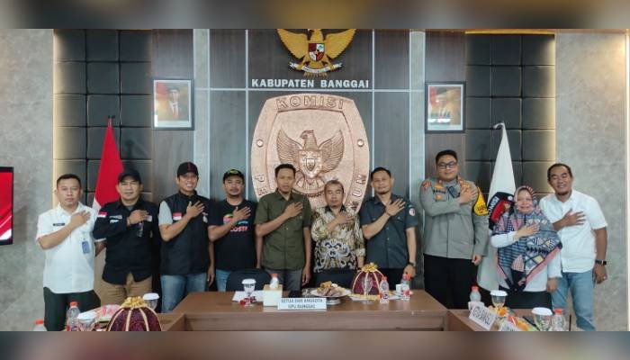 KPU Banggai membahas persiapan konsep debat kandidat yang akan dilaksanakan akhir Oktober dan awal November 2024, Senin, 14 Oktober 2024. [Foto : Istimewa]