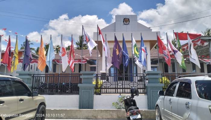 Kantor KPU Banggai. [Foto : Trilo]