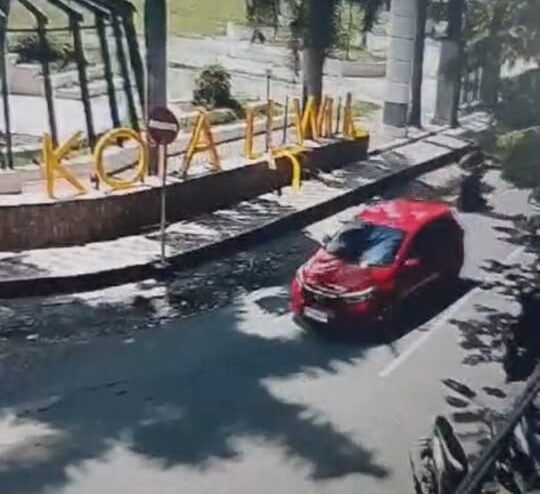 Tangkapan layar CCTV Pemda Banggai di Lapangan Alun-alun, Kelurahan Karaton. [Foto : DKISP Banggai]